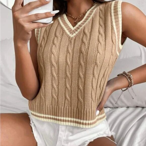 Sweaters - Women's Beige Cable-knit Vest V-neck Acrylic tank Top Sweater Size M